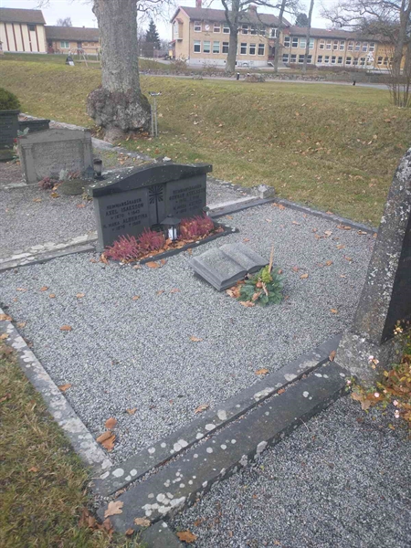 Grave number: VK C   521, 522, 523, 524