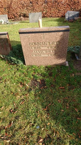 Grave number: AK 04    42, 43