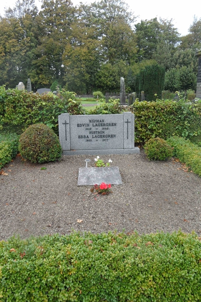 Grave number: ÖK 8     5