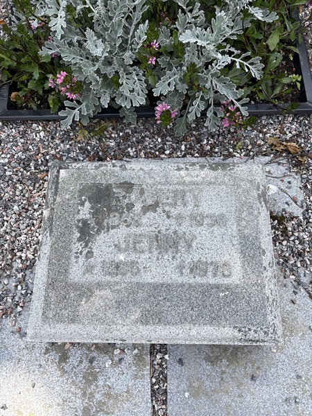 Grave number: 4 G GA 17-19