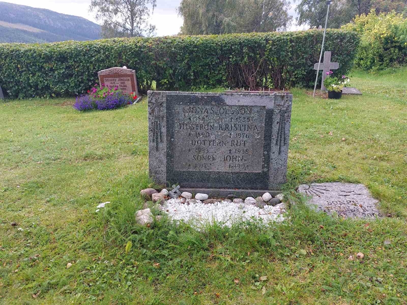 Grave number: K K   173, 174