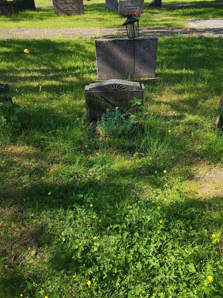 Hautatunnus: NK 02    57