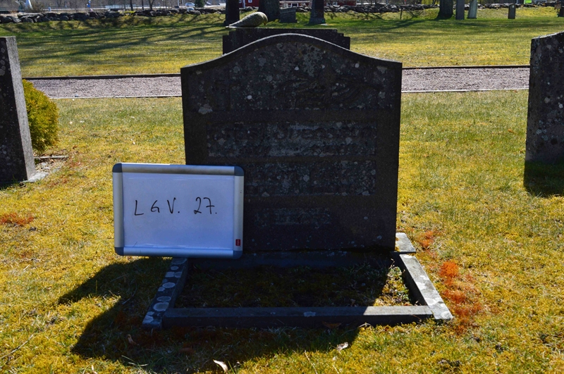 Grave number: LG V    27