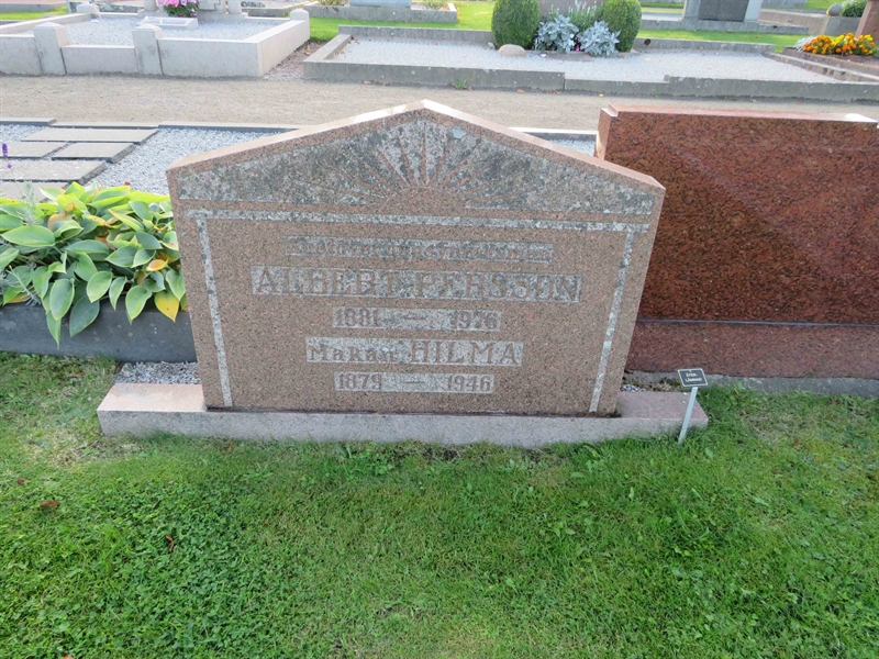 Gravnummer: 1 03   77