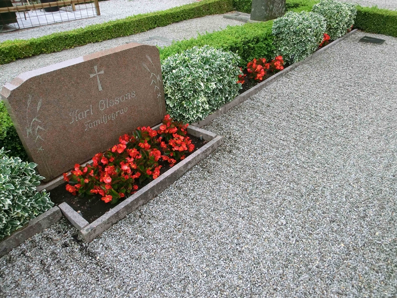 Grave number: KÄ D 168-171