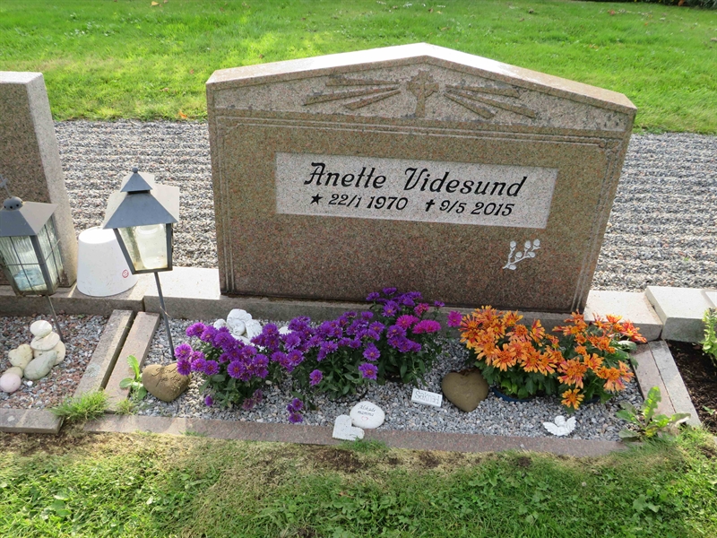 Grave number: 1 01   94