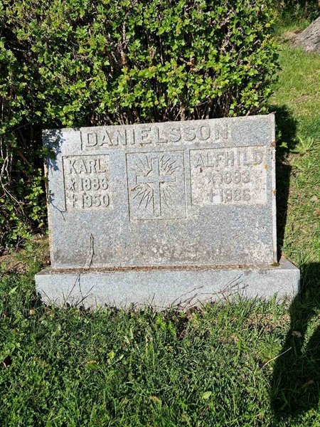 Grave number: 501 17 3173