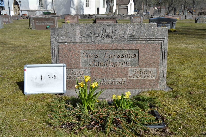 Grave number: LV H     7, 8