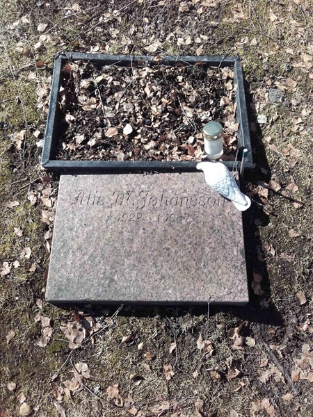 Grave number: KA 15    93