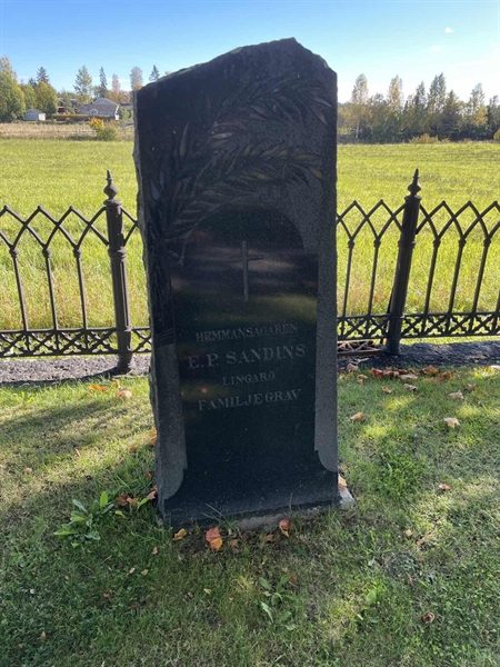 Grave number: H 1    66