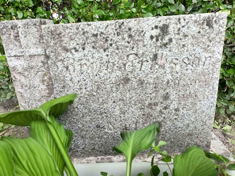 Gravnummer: 1 Ö 36   104V