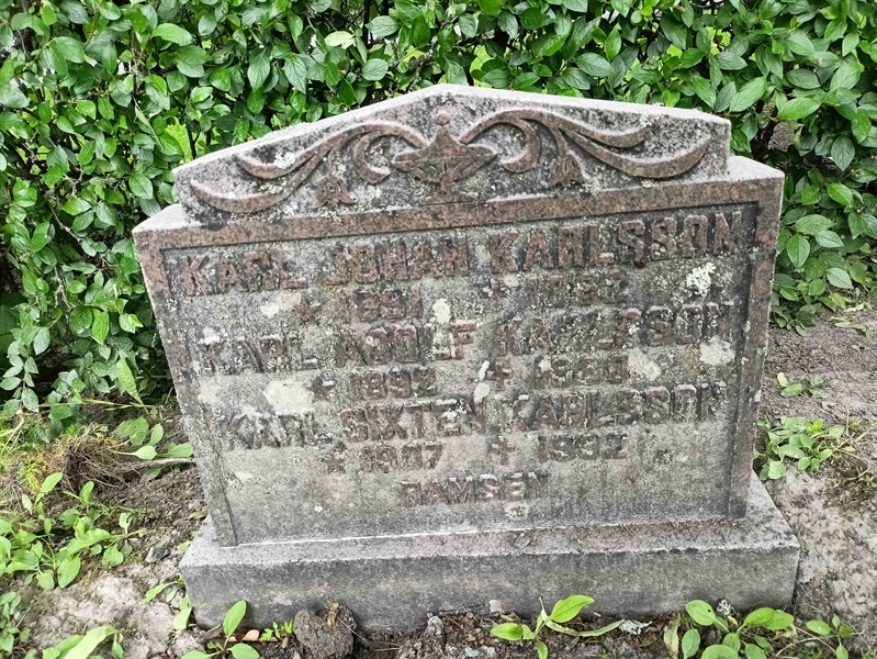 Gravnummer: 1 Ö 36   111V