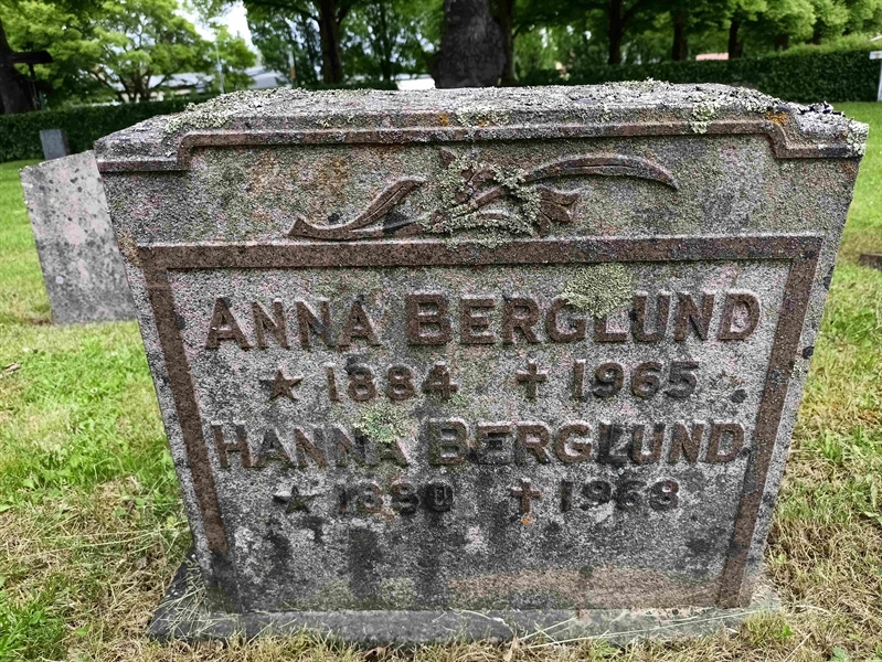 Gravnummer: 1 Ö 36   151V