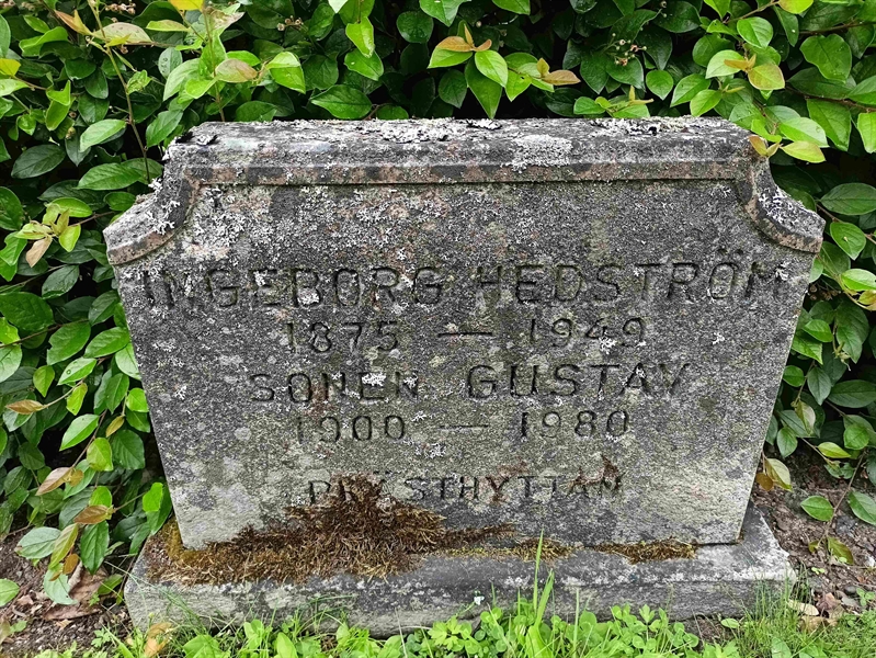 Gravnummer: 1 Ö 19    84V