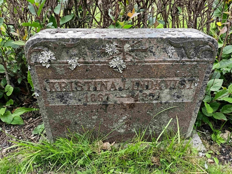 Gravnummer: 1 Ö 19   115V