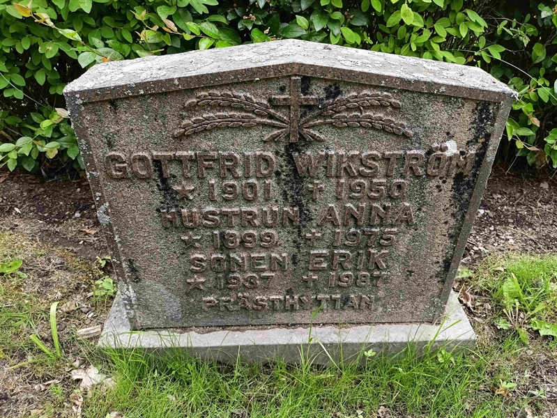 Gravnummer: 1 Ö 19   102V