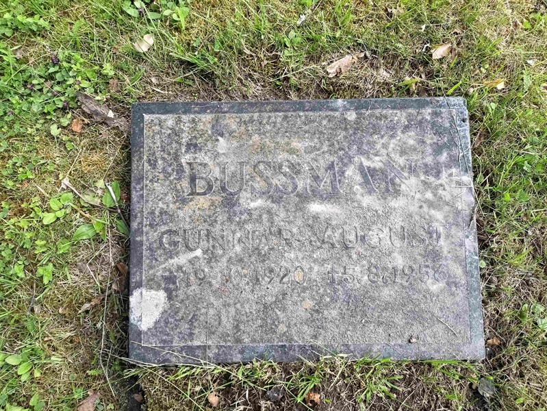 Gravnummer: 1 Ö 38    15V