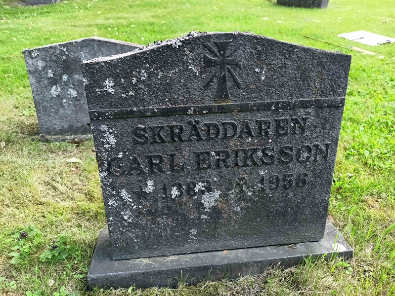 Gravnummer: 1 Ö 38    13V