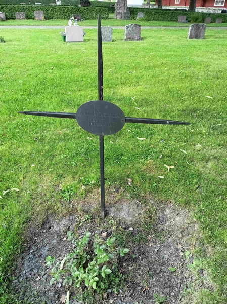 Gravnummer: 1 Ö 38    23V