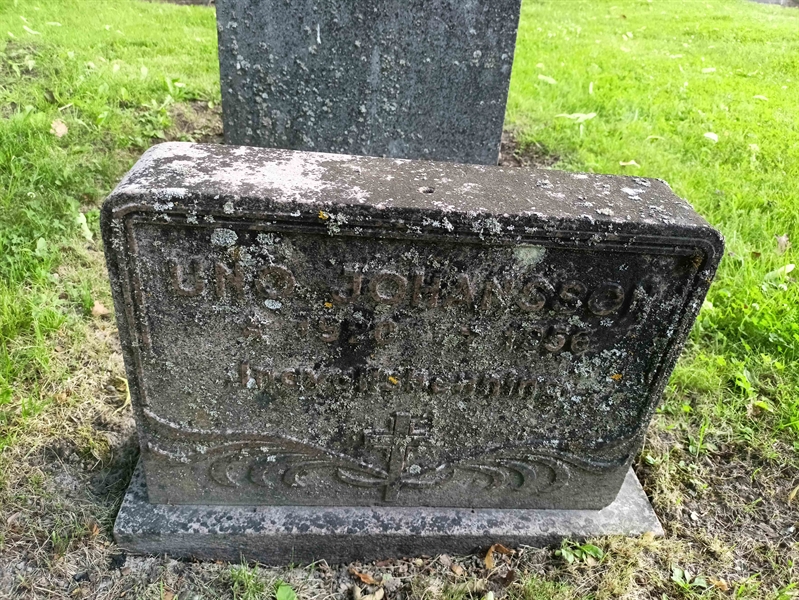 Gravnummer: 1 Ö 38    19V