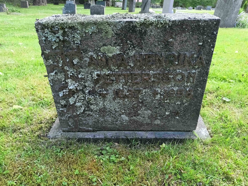 Gravnummer: 1 Ö 38    44V