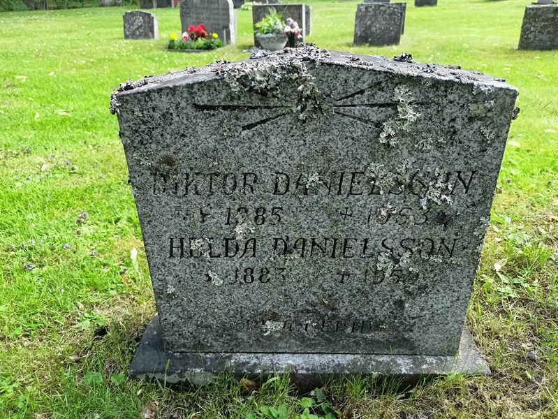 Gravnummer: 1 Ö 38    61V