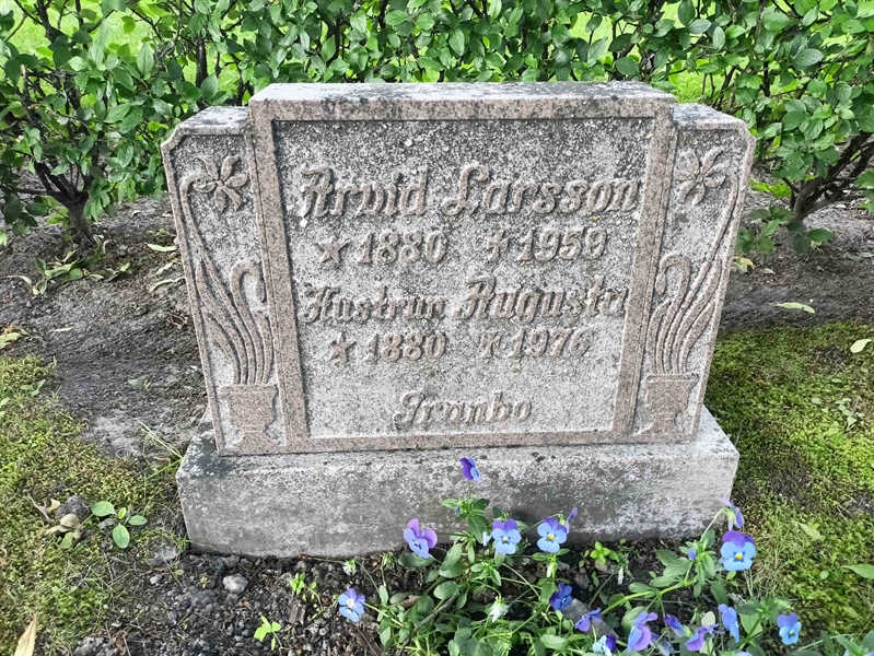 Gravnummer: 1 Ö 38    70V