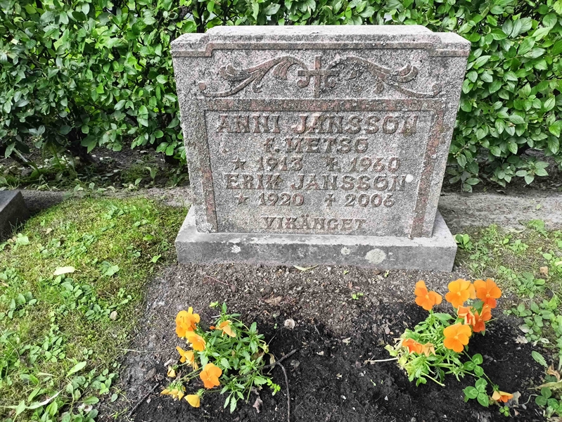 Gravnummer: 1 Ö 38    79V