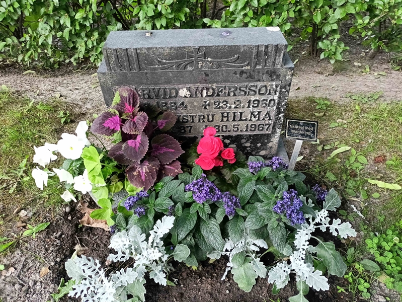 Gravnummer: 1 Ö 38    77V