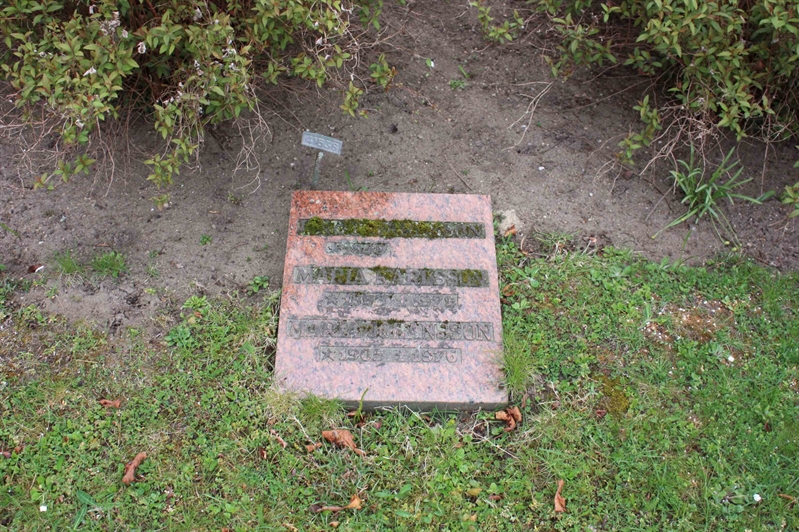 Grave number: Ö U06    56