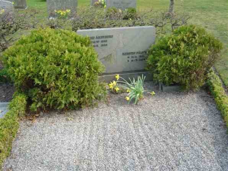 Grave number: FLÄ G   185-186