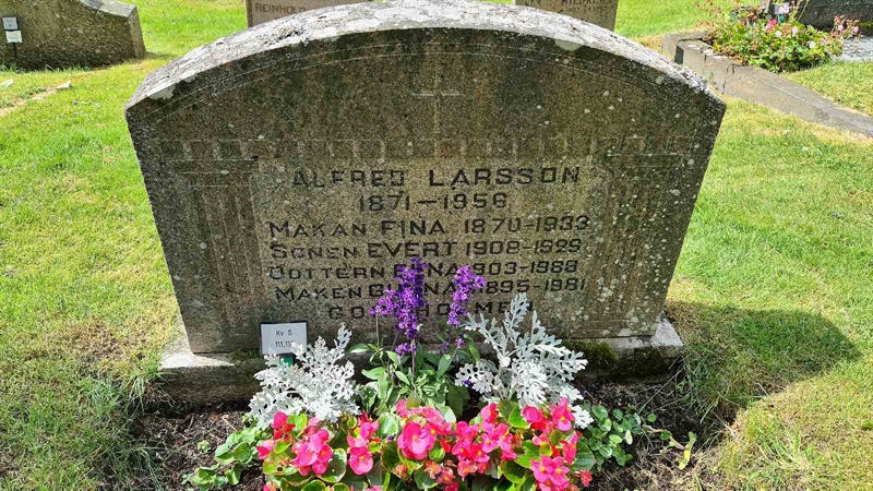 Grave number: M S  111, 112