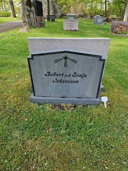 Grave number: 02 J   37
