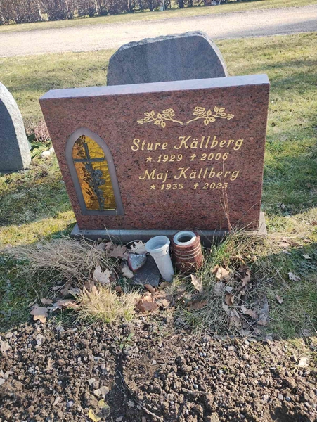 Grave number: 1 J    29, 30