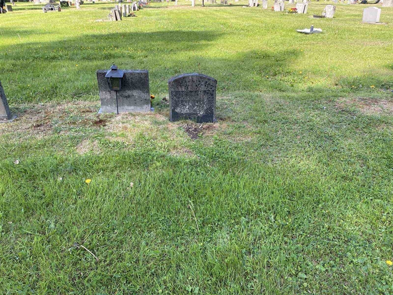 Grave number: 5 21 66