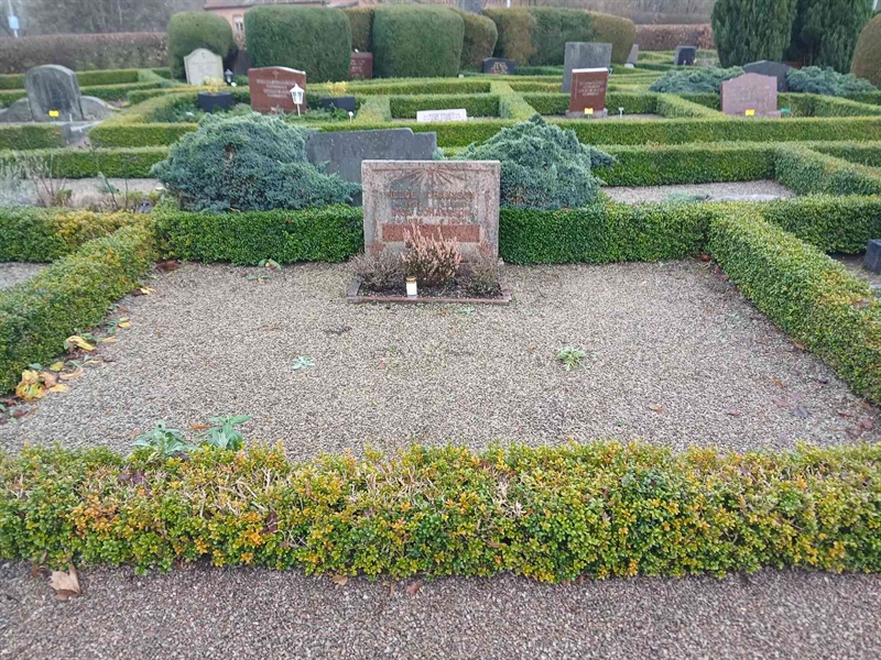 Grave number: Si I    27, 28, 29