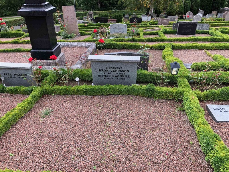 Grave number: Kå 25    38, 39