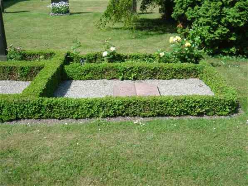 Grave number: FLÄ A   157-158