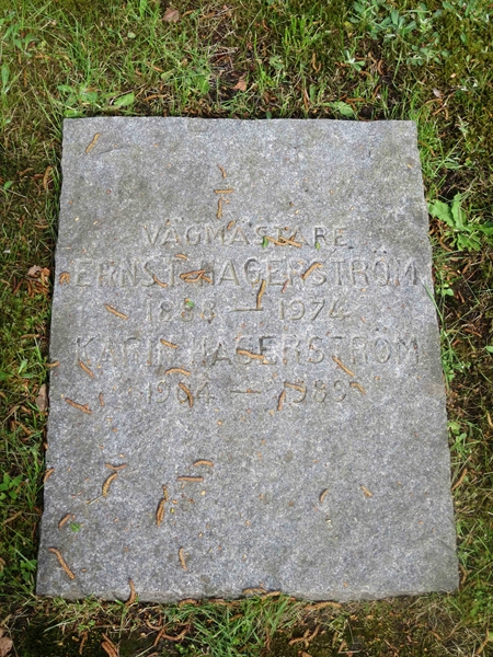Grave number: HÖB N.UR    40