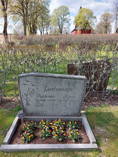 Grave number: HÖ 7   64, 65