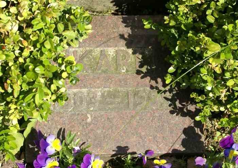 Grave number: SN B   122