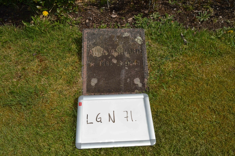 Grave number: LG N    71