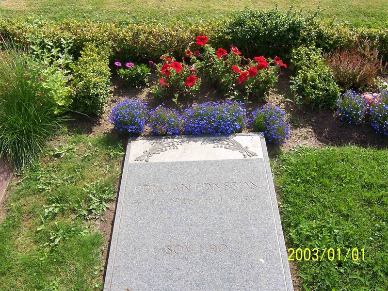 Grave number: 1 3 2C   140
