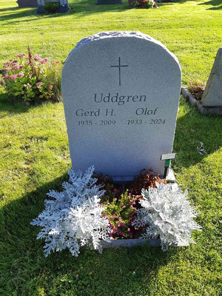 Grave number: Fr 8   153-154