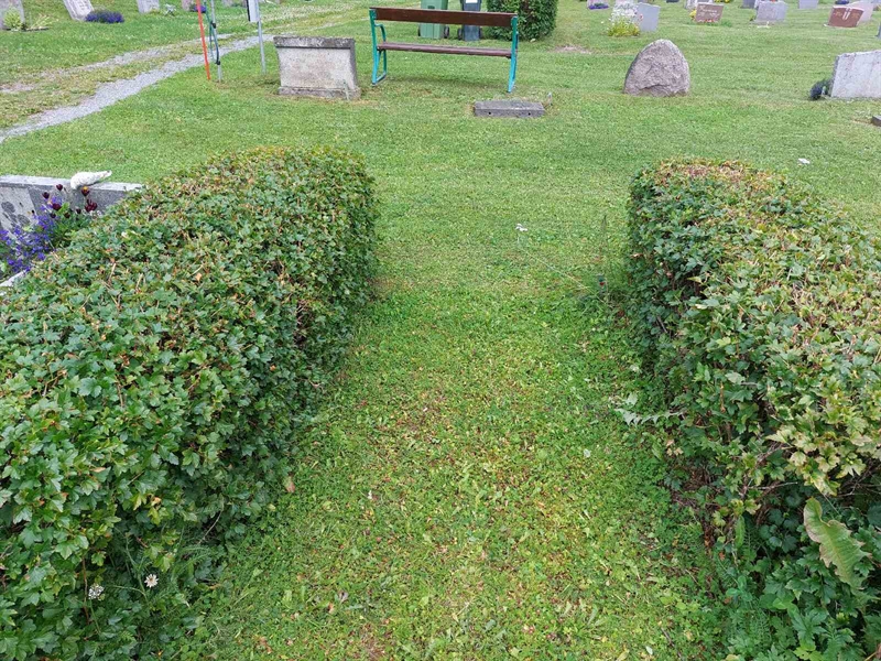 Grave number: FÖ 2    92