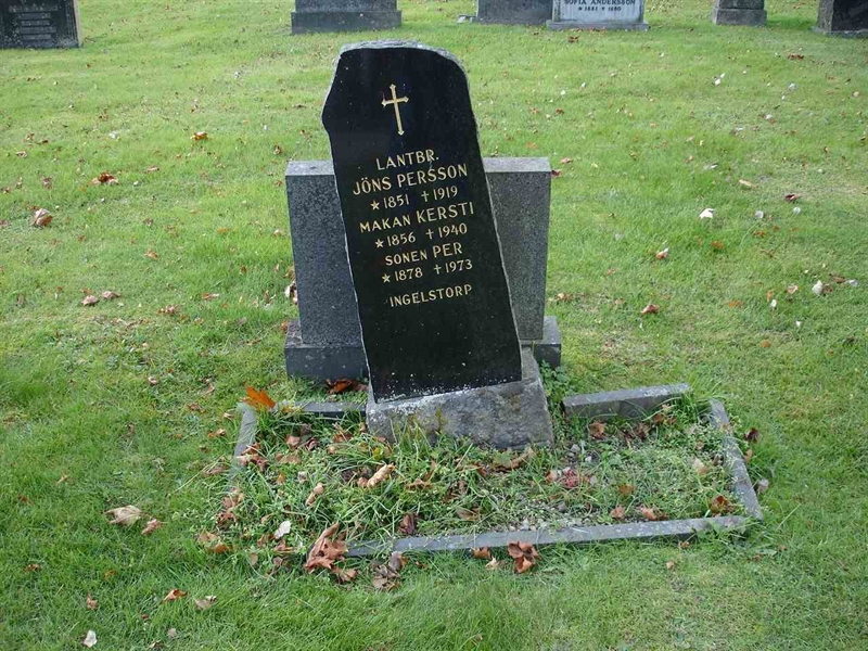 Grave number: FN V    33, 34