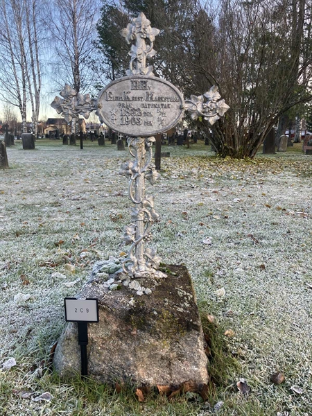 Gravnummer: 2 C     9