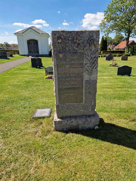 Grave number: 04 E    3, 4