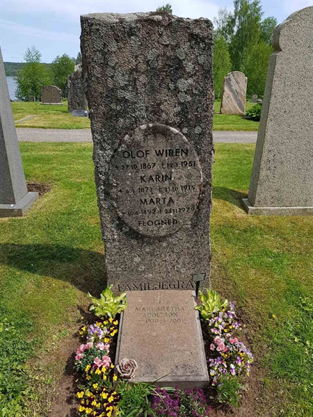 Grave number: kö 01 01    76-77