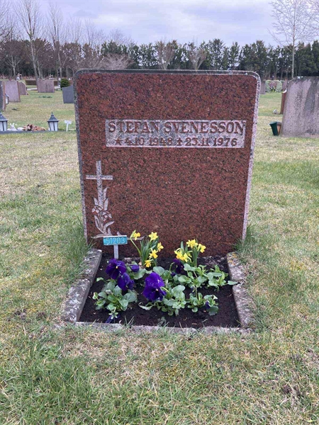 Grave number: R 01 275